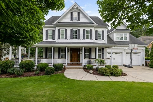 gray-concrete-house-with-a-garden