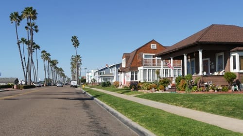 houses-suburban-street